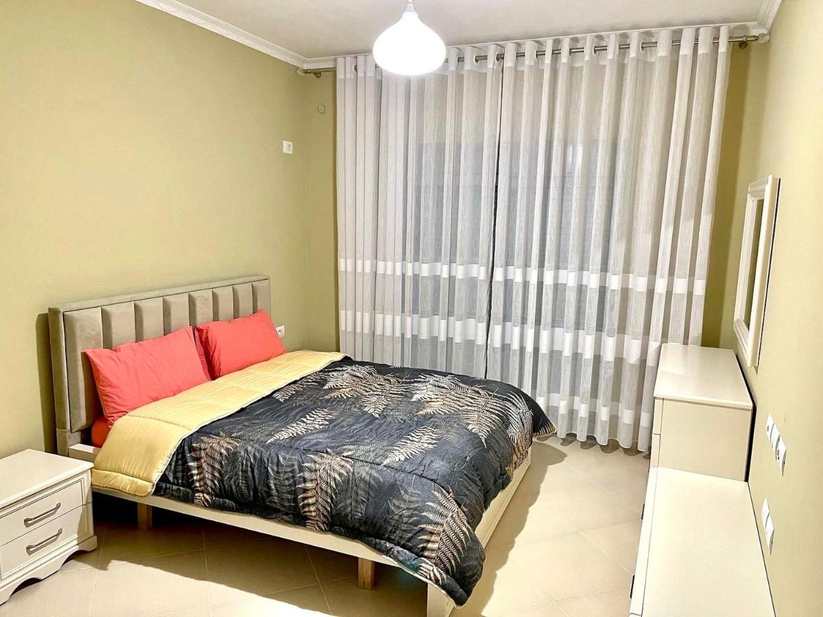 Hotel Queen Isabella Premium Vlorë Habitación foto