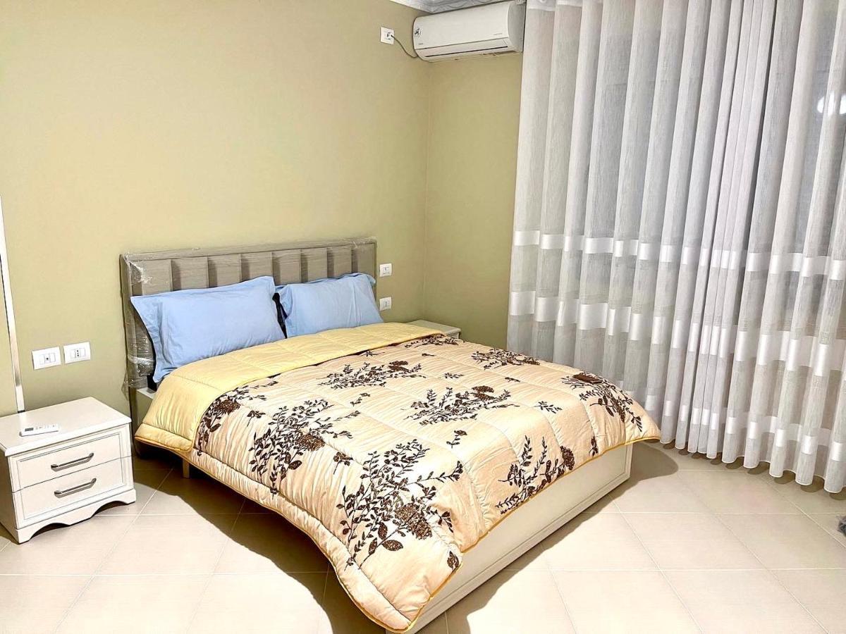 Hotel Queen Isabella Premium Vlorë Habitación foto