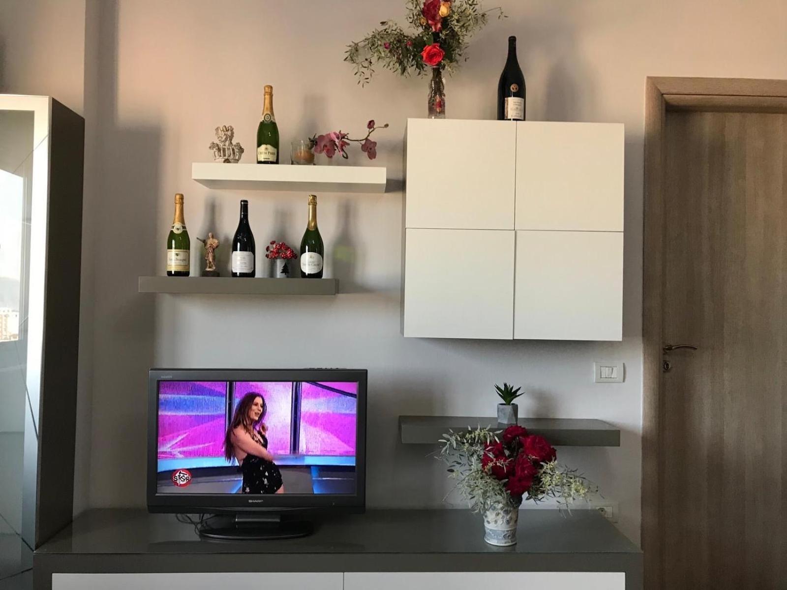 Hotel Queen Isabella Premium Vlorë Habitación foto